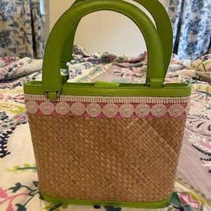 Like new Lilly Pulitzer straw handbag purse